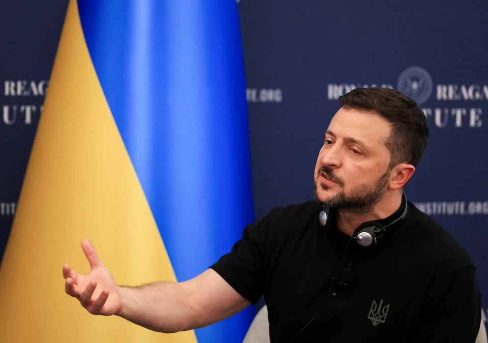 Telegraph: Зеленский остро нуждается в деньгах на фоне ударов ВС РФ