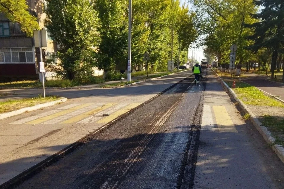 В текущем году при поддержке регионов-шефов уже отремонтированы более 50 километров дорог в подшефных округах. Фото: Минтранс ДНР