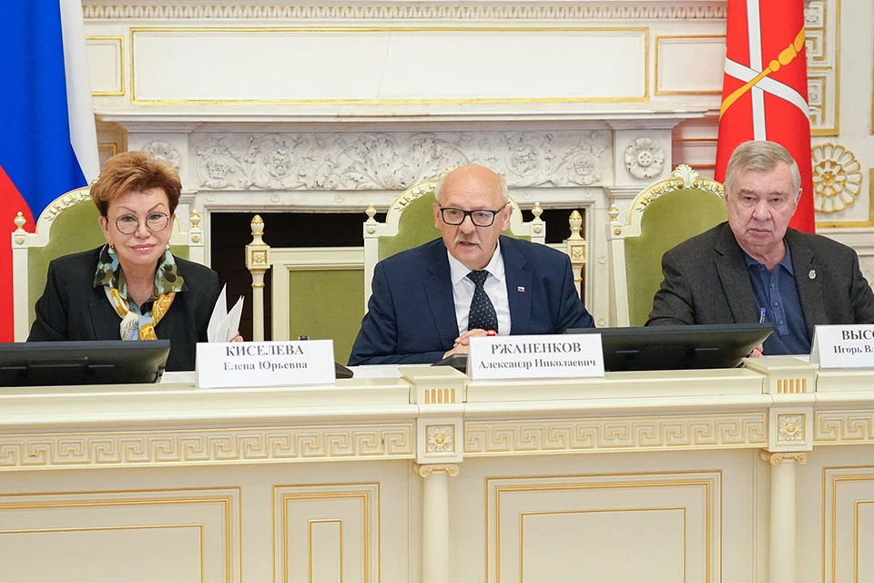 Депутаты Петербурга поддержали ходатайства о продаже городских квартир спортсменам и тренерам. Фото: Законодательное собрание Петербурга