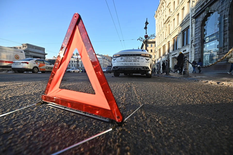 Смертельное ДТП произошло на Петровском проспекте в Петербурге.