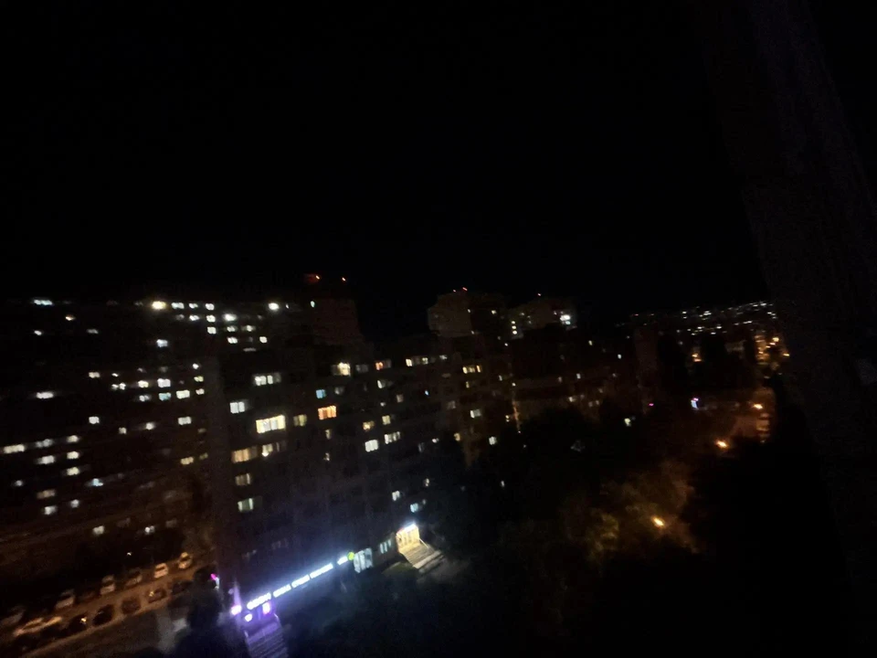 В 20:09 9 октября в Красногвардейском, Красненском, Чернянском, Новооскольском, Вейделевском, Ровеньском, Алексеевском и Корочанском округах объявили опасность атаки дронов.