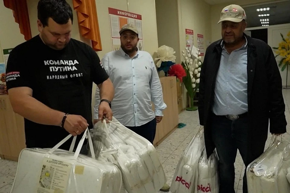 Народный фронт и представители Ливана привезли помощь в донецкий детский дом. Фото: Народный фронт ДНР