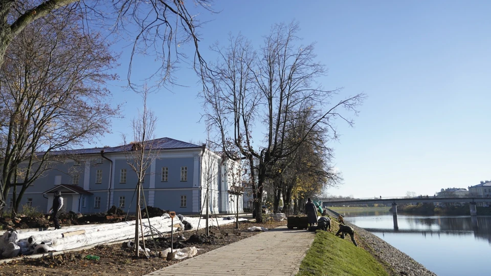 Работы по благоустройству продолжаются. Фото: Администрация Вологды.