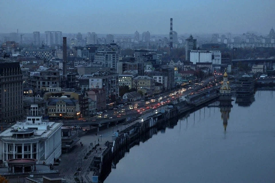 Кличко: в Киеве поврежден Южный мост через Днепр, движение по нему ограничено