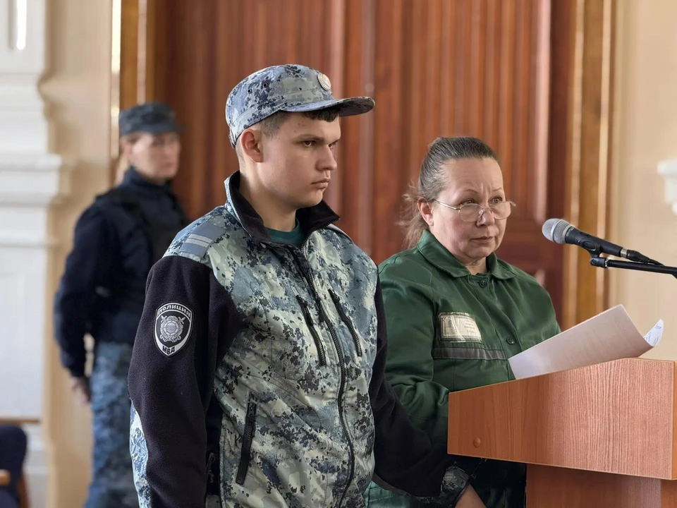 Людмила напористо спрашивала дочь.