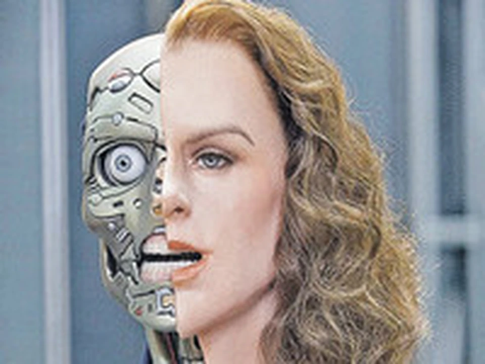 Роботов есть мозги. Женщина робот.