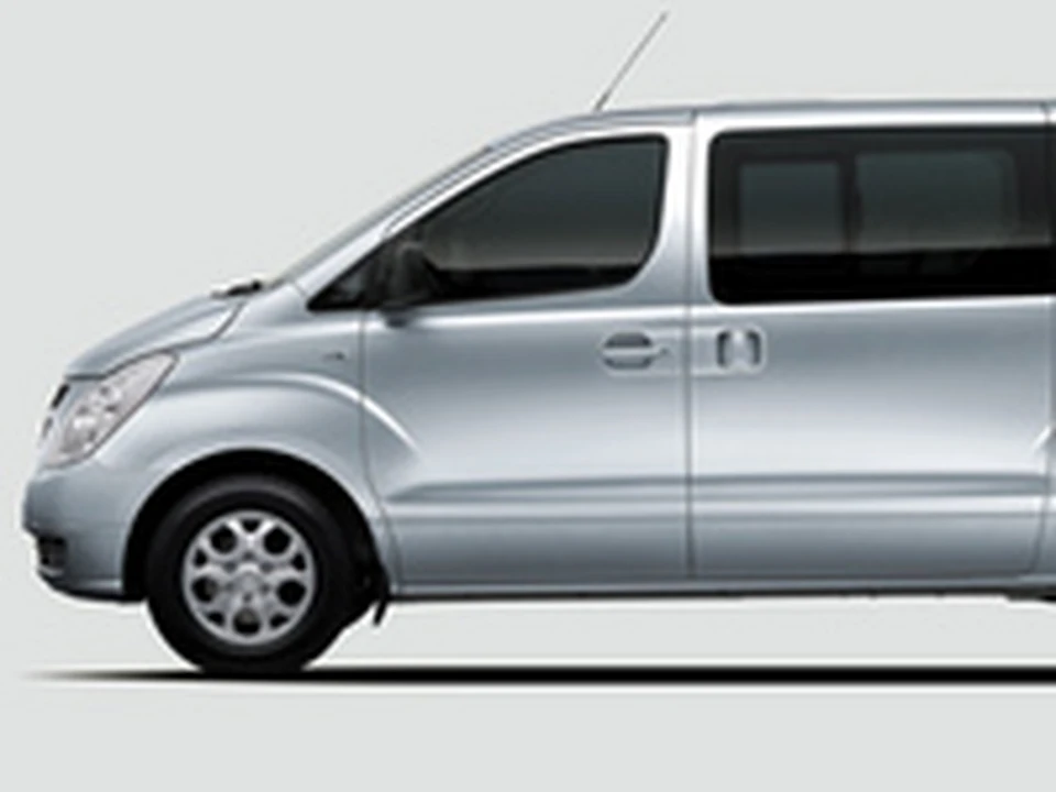 Хендай h1 бензин. Модель Hyundai h1. Хендай h1 2012. Хендай h40. Хёндай минивэн Модельный ряд.