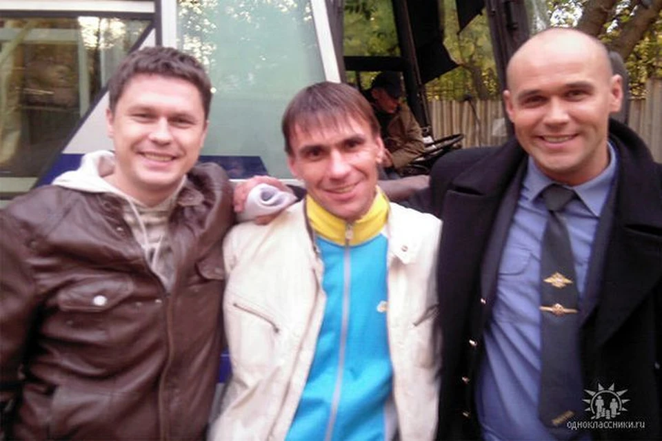 Сергей Шарошкин (в центре) со звездами сериала "Глухарь".