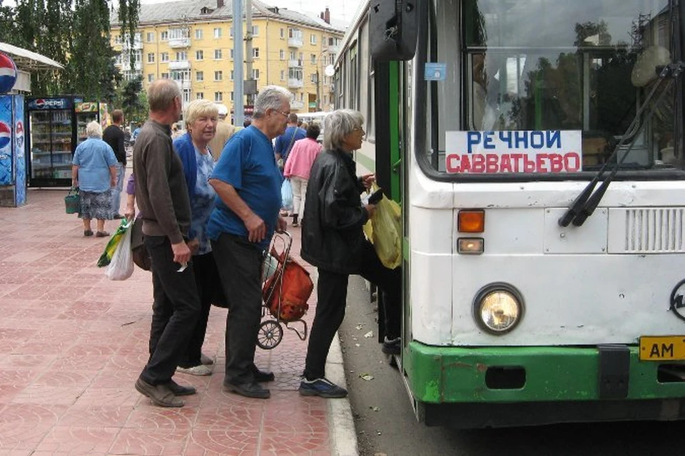 Автобус - самый распространенный вид транспорта среди дачников