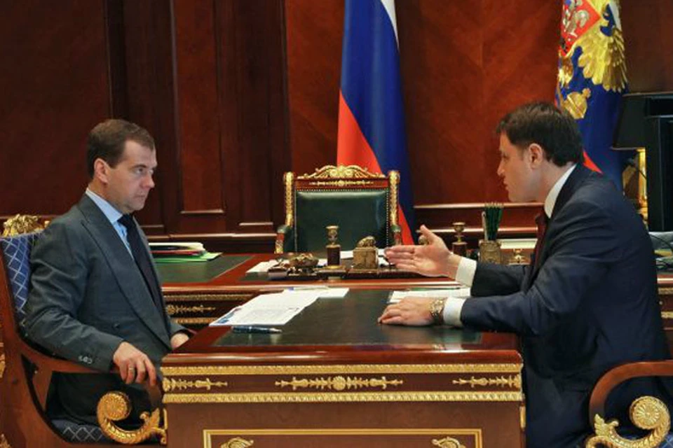Вчера Дмитрий Медведев также встретился с губернатором Тульской области Владимиром Груздевым, который доложил президенту о крупных инвестпроектах в регионе.
