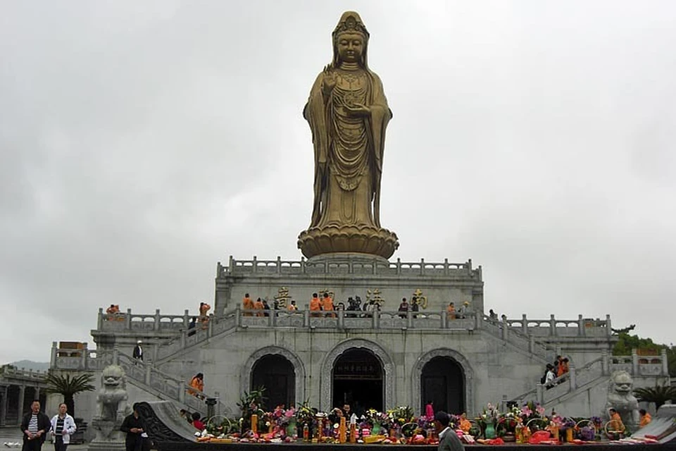Буддистская святыня на горе Путо в провинции Чжэцзян объявила о планах выпустить акции и выйти с ними на биржу, то есть стать коммерческой фирмой.