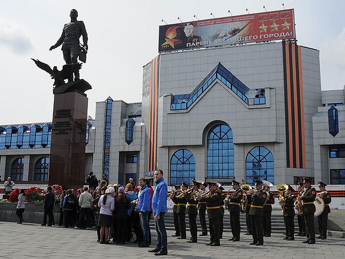 В Новосибирске снесут ДК «Сибсельмаш» ради торгово-развлекательного центра  - KP.RU