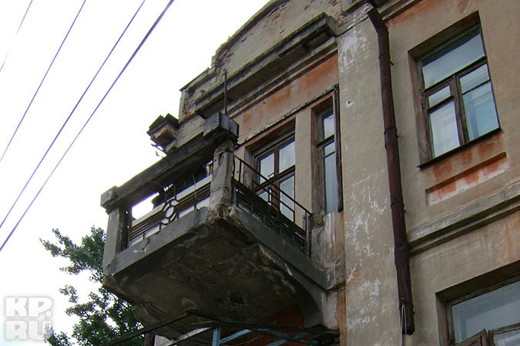 Опасный Воронеж: Не ходите под балконами… УБЬЮТ!