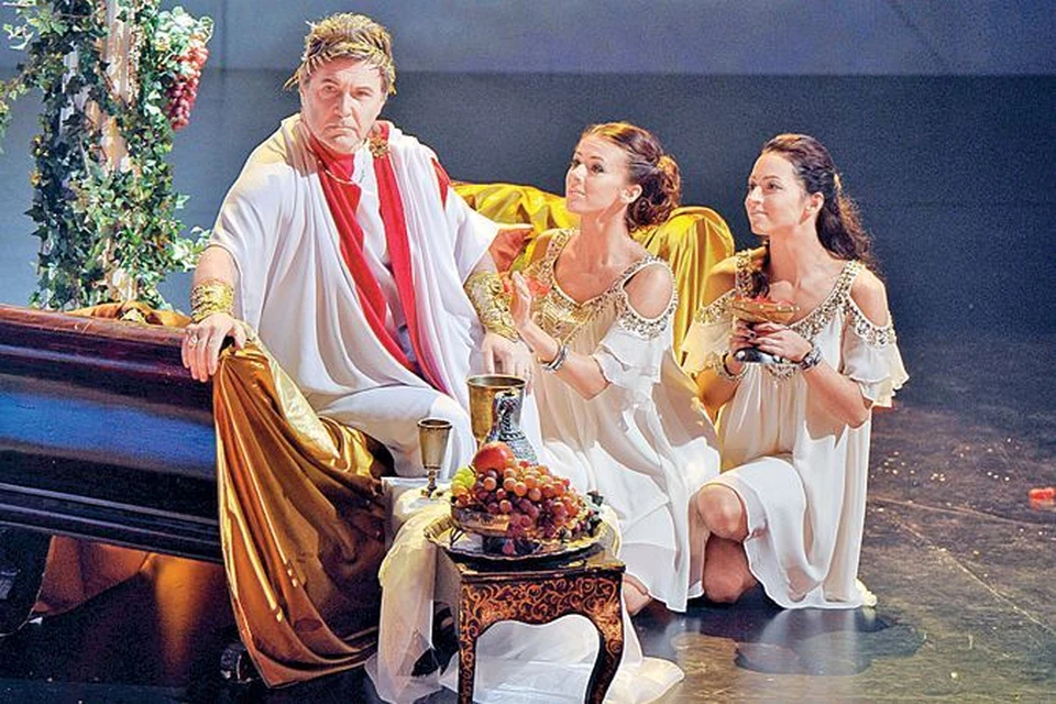 Цезаря русской эстрады Льва Лещенко окружали прекрасные женщины.