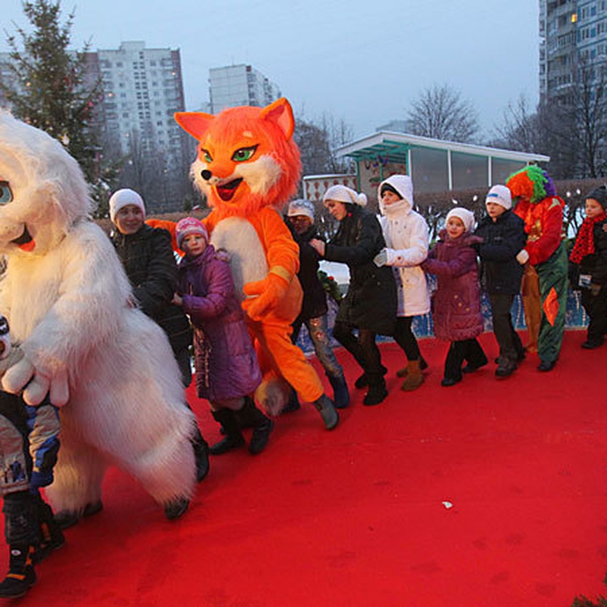 В Курске можно попасть на новогодние елки. Это бесплатно и весело! - KP.RU