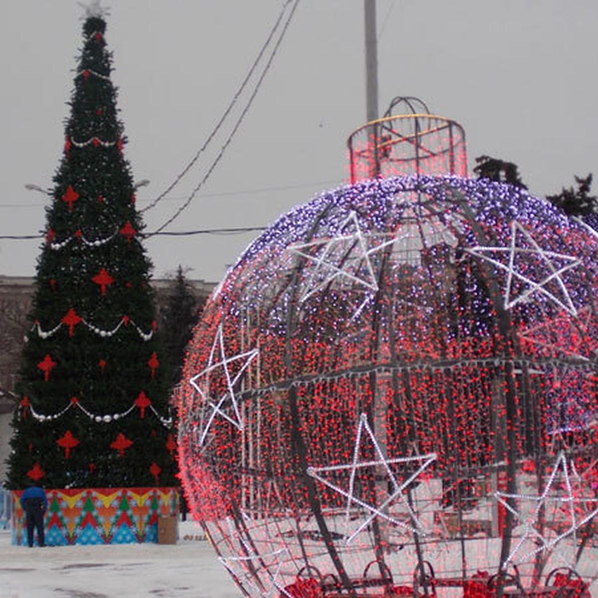 В Иркутске учат делать новогодние ёлочные игрушки своими руками