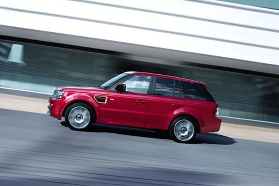 Range Rover Sport с прицепом.