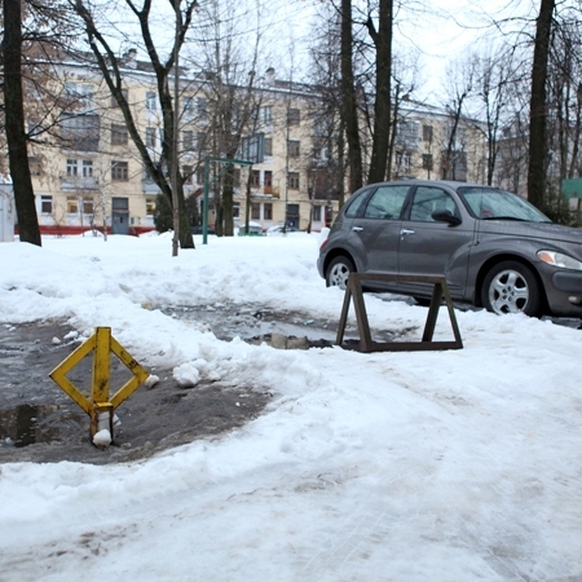 Как навсегда застолбить парковочное место во дворе? - KP.RU