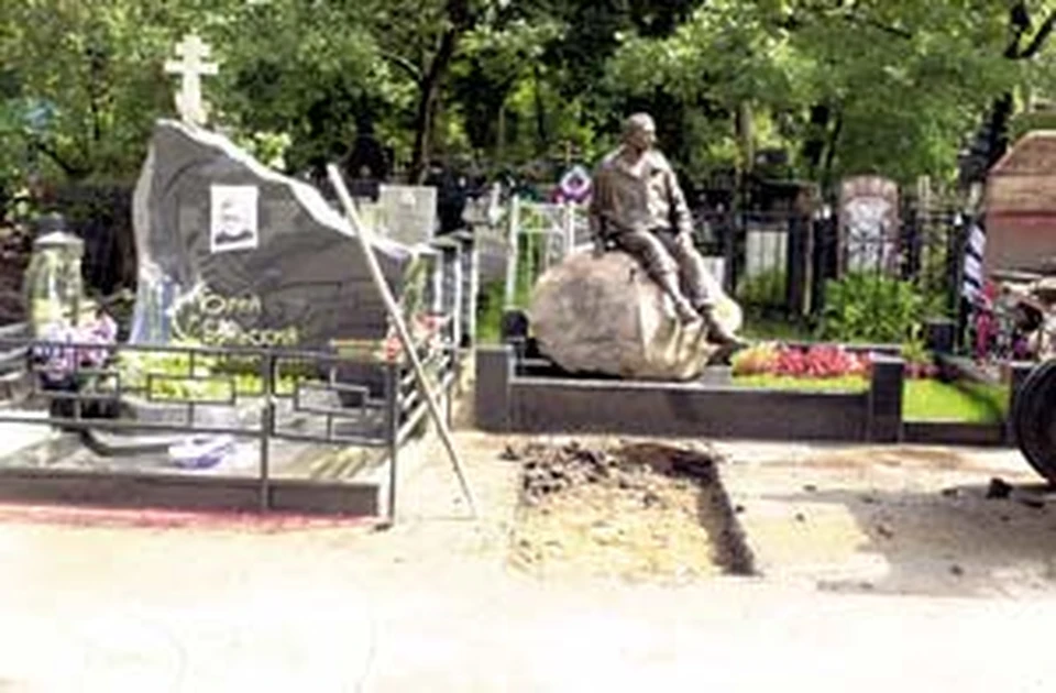 Могила андрея миронова на ваганьковском кладбище фото