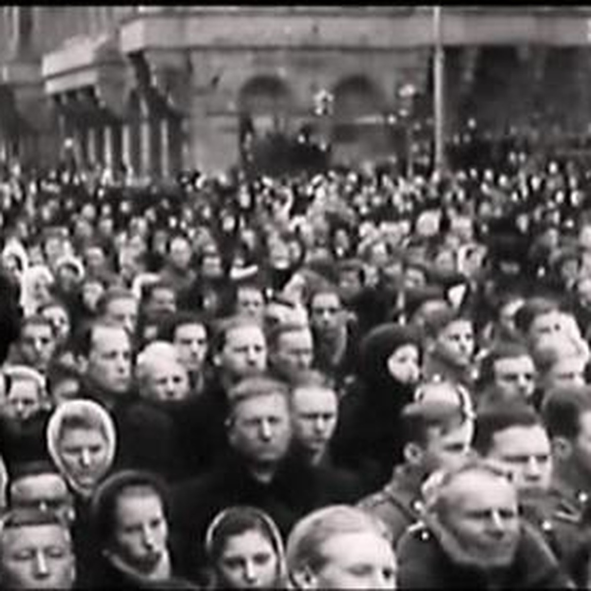 Похороны сталина евтушенко. Похороны Сталина давка фото. Похороны Сталина дом союзов.