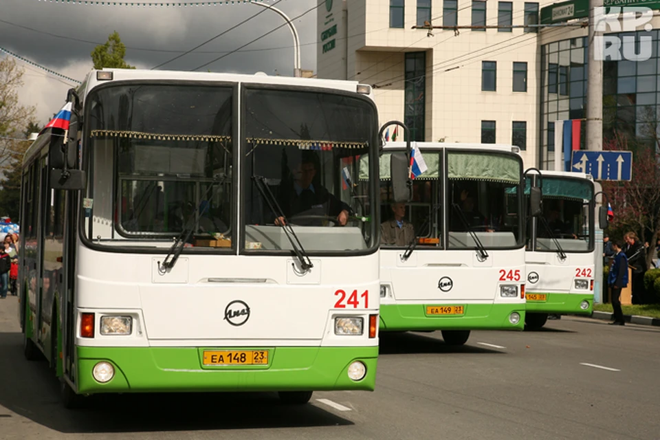 Местоположение автобусов краснодар. Автобус Краснодар. Городской автобус Краснодар. Автобус пригород Краснодар. Муниципальные автобусы Краснодара.