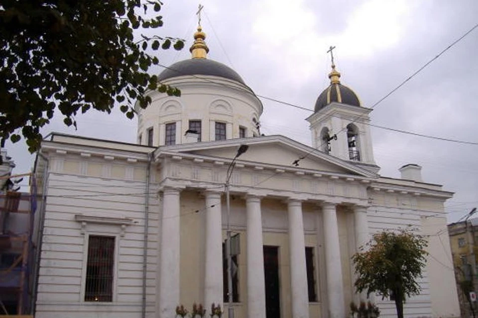 Православные храмы твери. Тверской проспект Вознесенский собор Тверь. Тверь. Церковь на Тверском проспекте. Достопримечательности Твери собор Вознесения Господня. Центральный храм Твери Вознесения Господня.