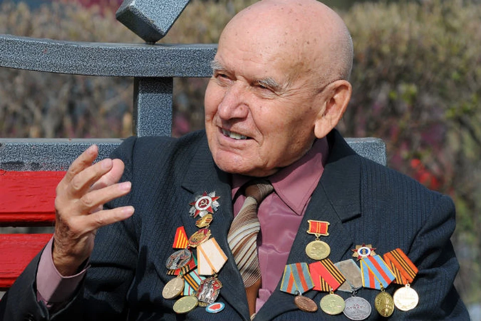 Ветеран из Кемерова, расписавшийся на Рейхстаге, встретит День Победы в Москве