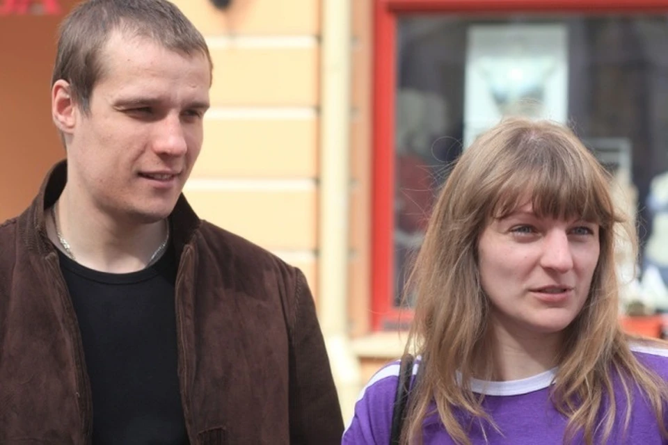 Молодая пара считает, что получить визу сейчас огромная проблема.