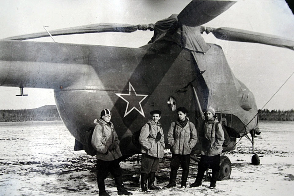 Поисковик Анатолий Мохов (крайний слева) и его друзья на перевале Дятлова в мае 1959 года