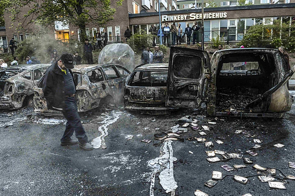В Стокгольме уже почти неделю продолжаются беспорядки