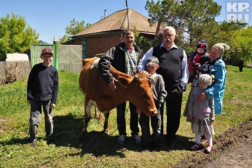 Леонид Аркадьевич приобрел Марусю для Трухиных за 35 тысяч рублей