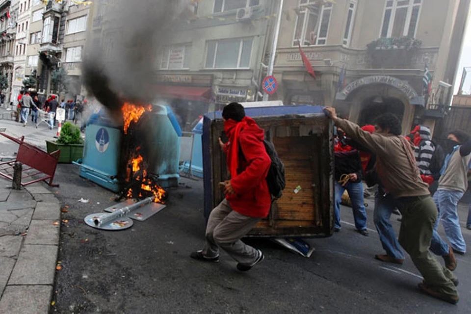 В Турции продолжаются массовые беспорядки
