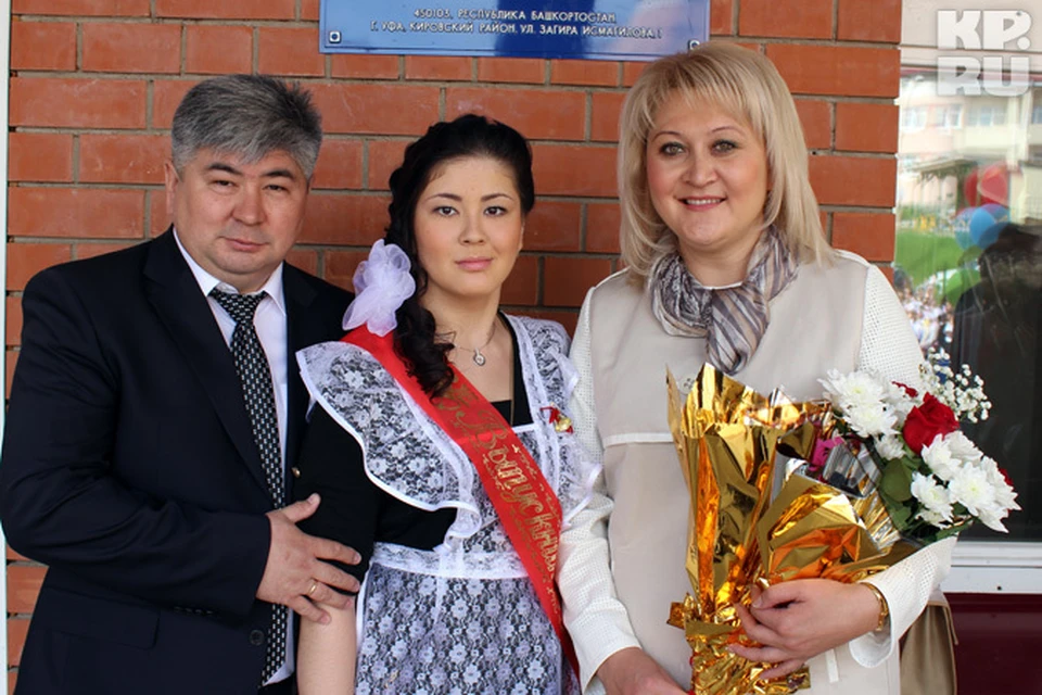 Лилия гумерова, ее дочь Дина и муж Рахимьян