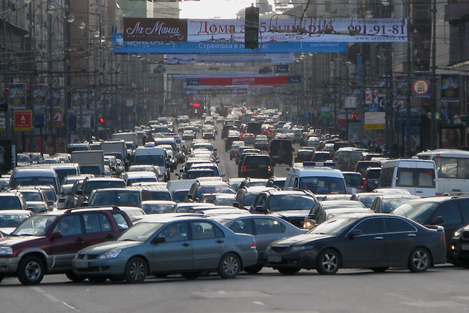 Жителям столицы предлагают не просто пересесть на общественный транспорт с легковых авто, но и автобусами пользоваться пореже.