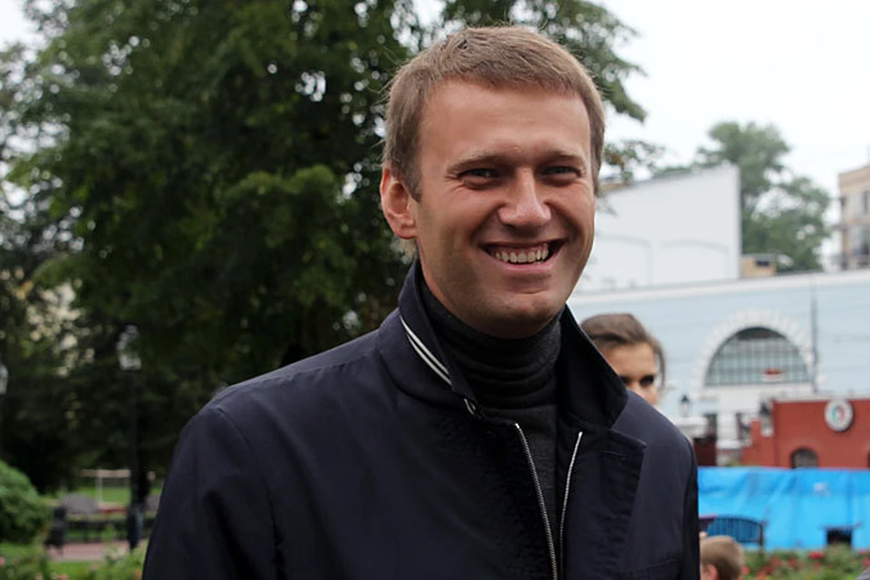 После всплеска популярности конца 2011 – начала 2012 господин Навальный только и делал, что стремительно терял очки