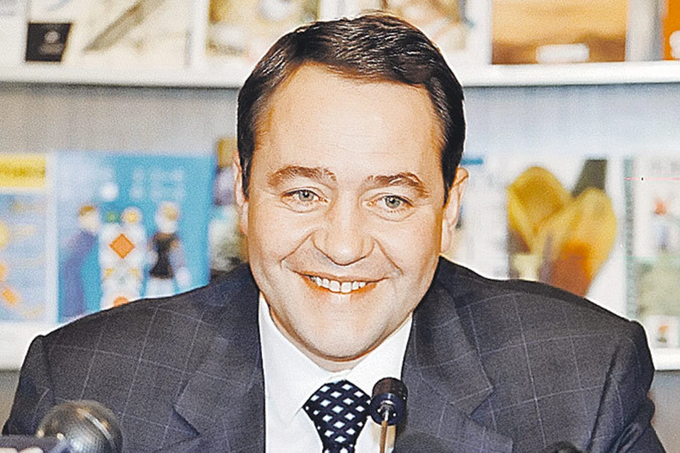 Михаил Лесин начал работать на телевидении с конца 1980-х годов.
