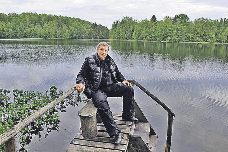 Игорю Слюняеву нравится размеренная жизнь российской глубинки: нет столичных пробок, а в выходные - охота и рыбалка.