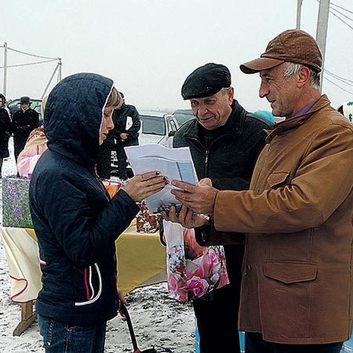 В Исилькуле воспитанники детдомов и работники бюджетной сферы получили  ключи от новых квартир - KP.RU