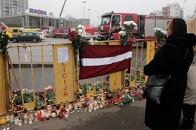 Жертвами трагедии в Риге стали как минимум 54 человека. 