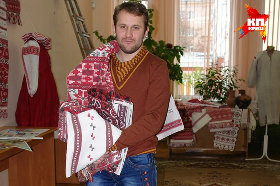 Алексей Белас собирает  рушники уже 18 лет, в его  коллекции их больше сотни.