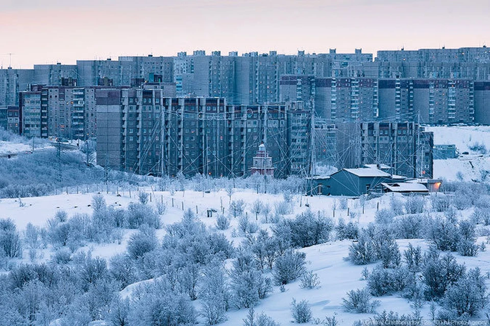 В далеком северном городе. Заполярье Мурманск. Снежногорск Мурманская область. Мурманск депрессивный город.