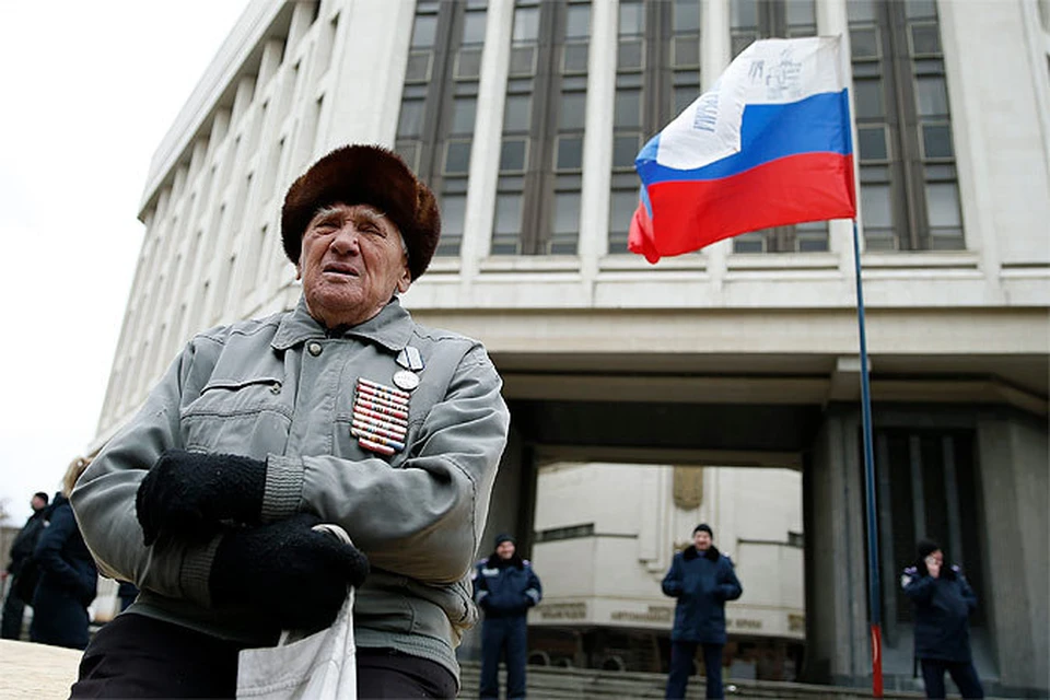 Россияне переводят Севастополю деньги