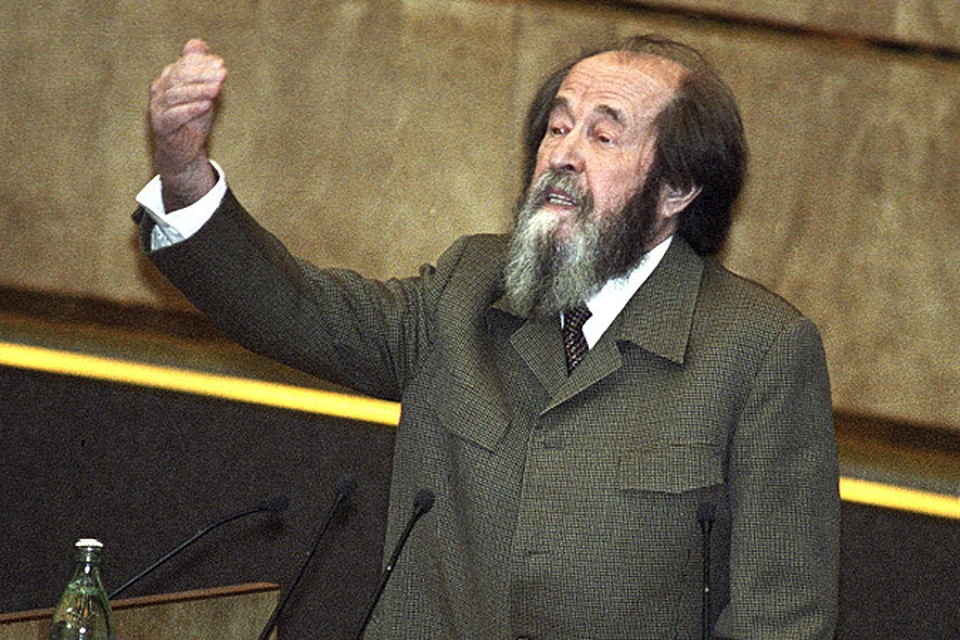 Александр Солженицын:  Украинские власти подыгрывают услужливо американской цели - ослабить Россию