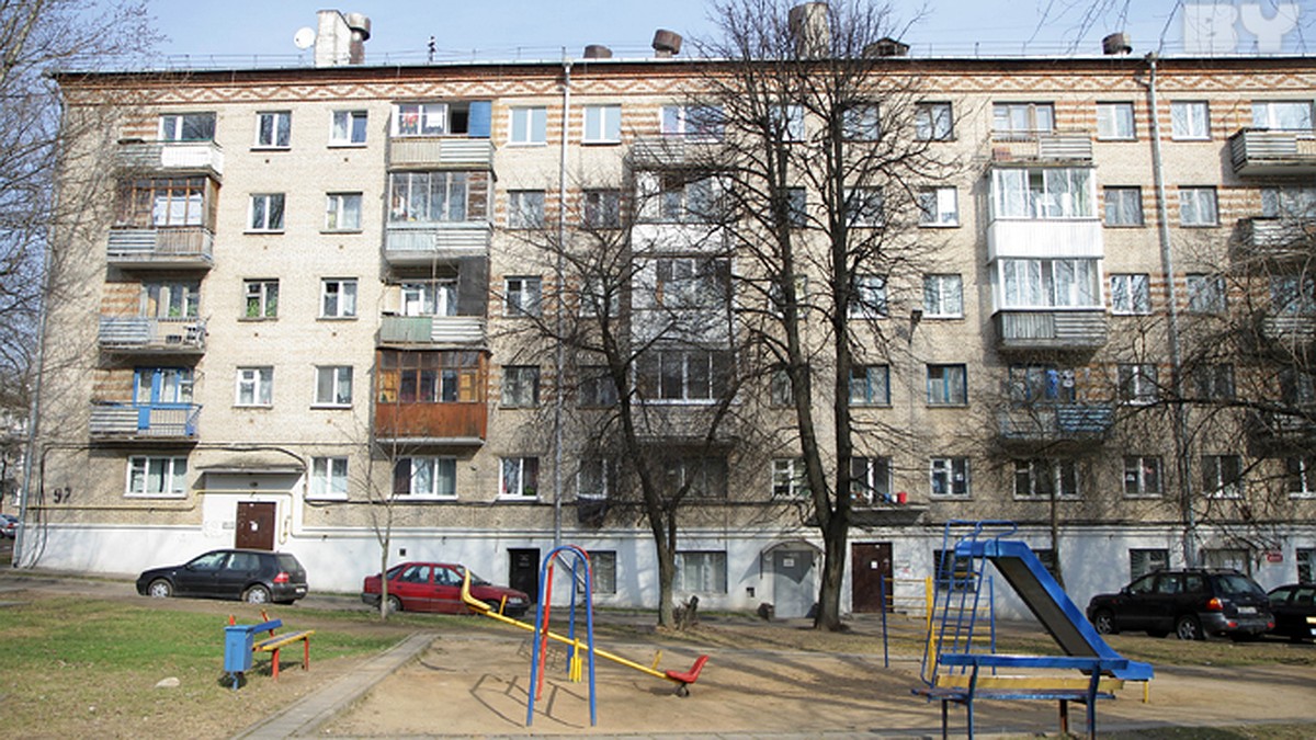 Сумасшедший сосед держит в страхе весь дом. Одного человека уже зарезал,  кто следующий?» - KP.RU