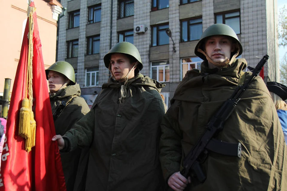 День Победы-2014 в Иркутске: тысячи людей вышли на улицы города.