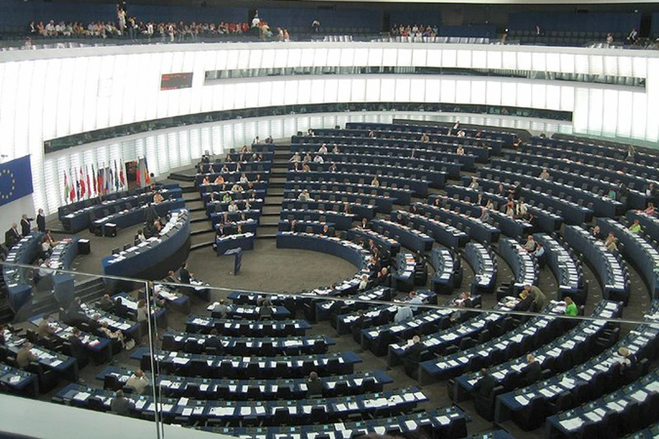 Знаменитый полукруглый зал для пленарных заседаний Европейского парламента в Страсбурге