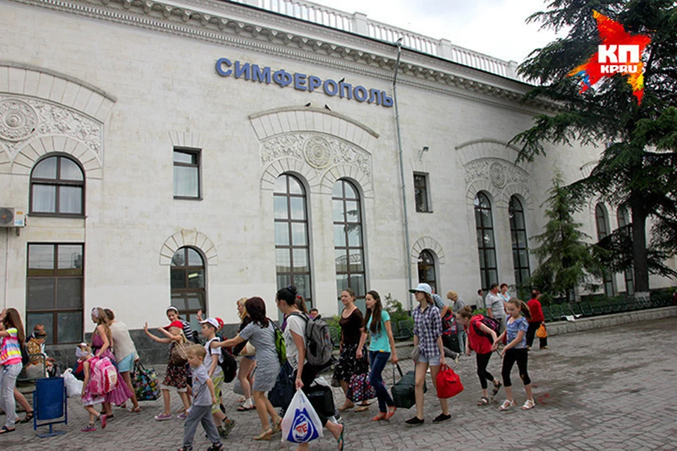Многих беженцев, приехавших в Крым, по их же желанию вывозят с полуострова на материковую Россию.