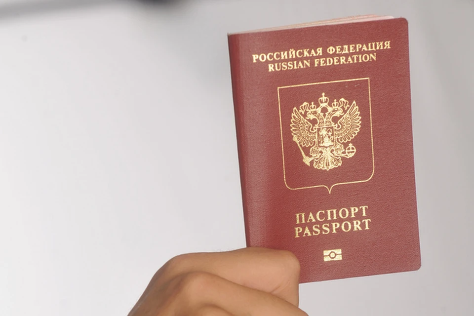 С 1 января 2015 года въезд в Россию для граждан из стран СНГ вводится только по заграничным документам.