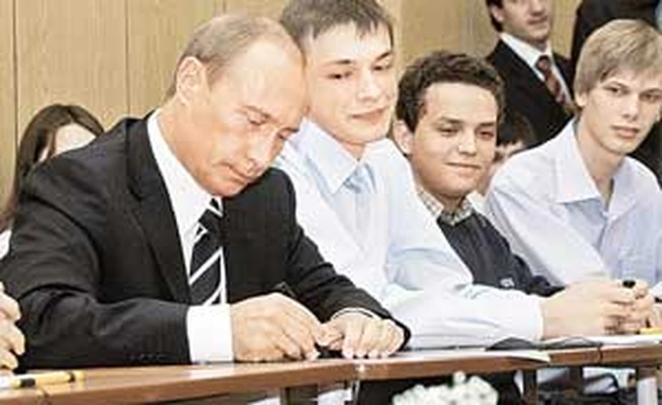 1 сентября и Владимиру Путину пришлось сесть за парту.