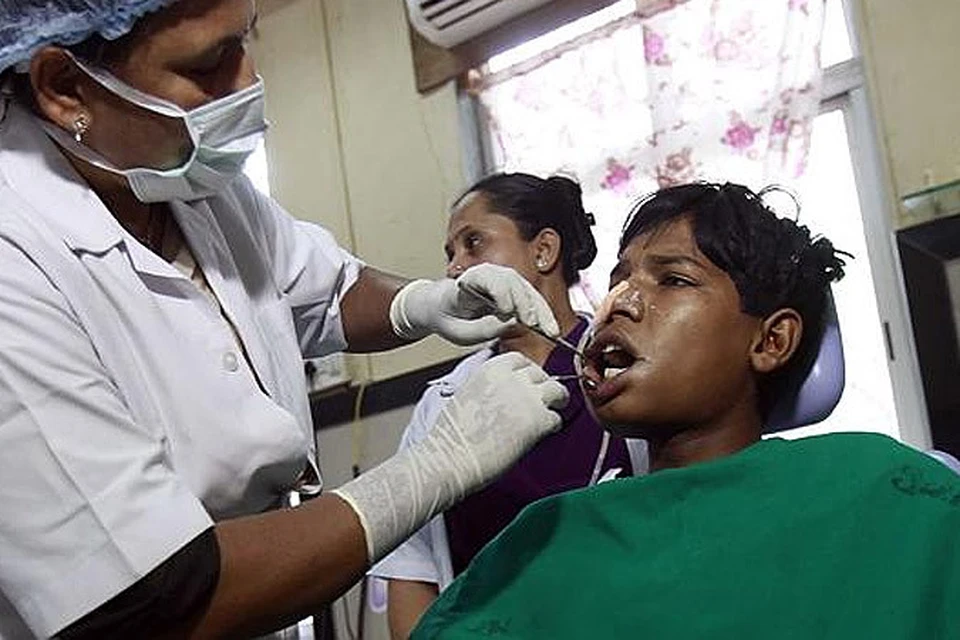 Во рту индийского подростка врачи обнаружили 232 похожих на жемчуг зуба